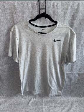 Nike Men's Dri-FIT Breathe Training T-Shirt Gray Heather Size Large